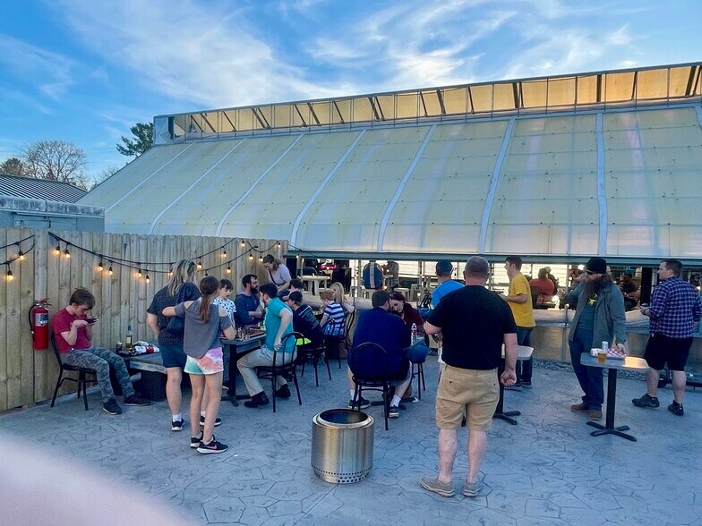 More Photos Of 916 S Mitchell St, Cadillac Restaurant For Sale