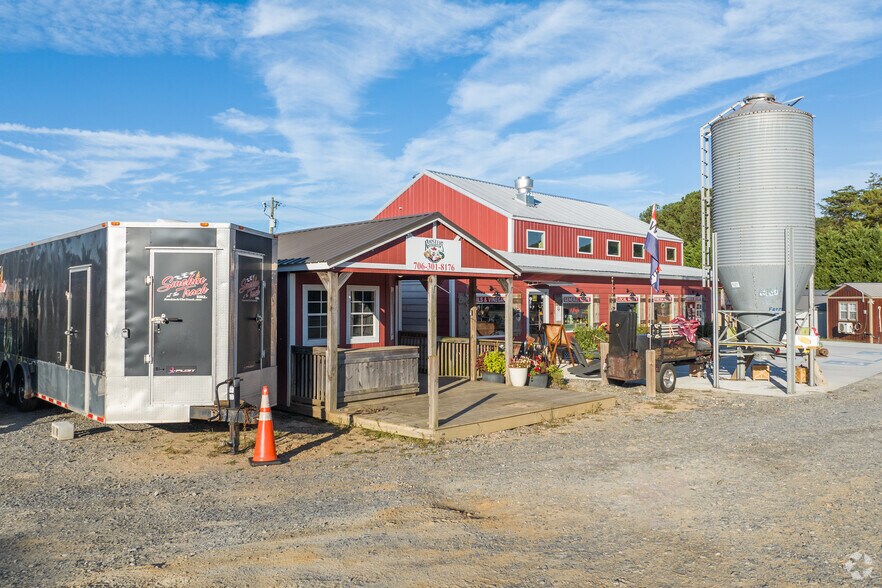 More Photos Of 54 Roosters Way, Jasper Restaurant For Sale