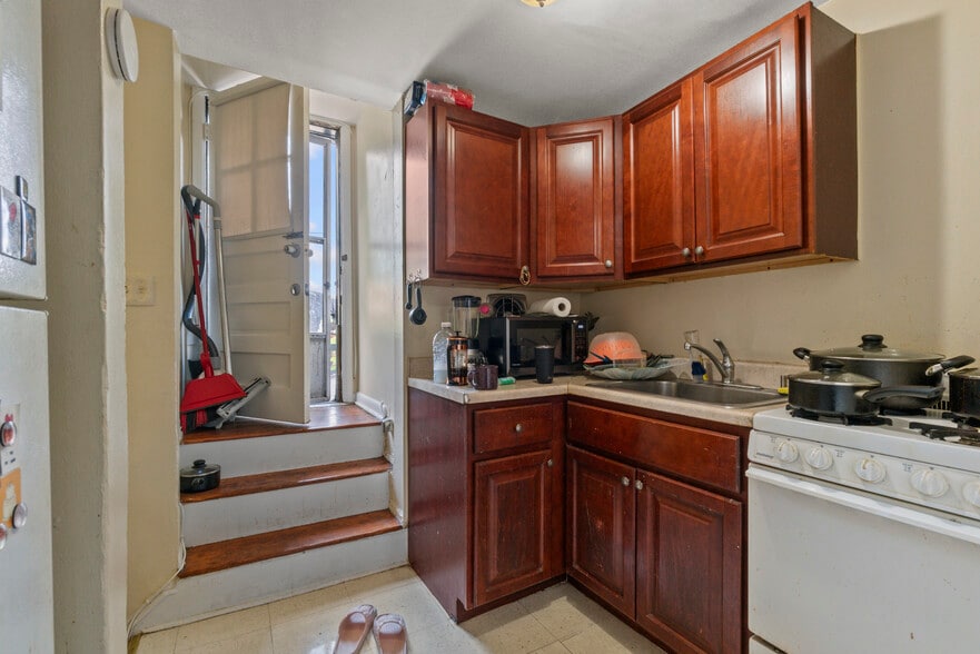 More Photos Of 3211 Guilford Ave, Baltimore Apartments For Sale