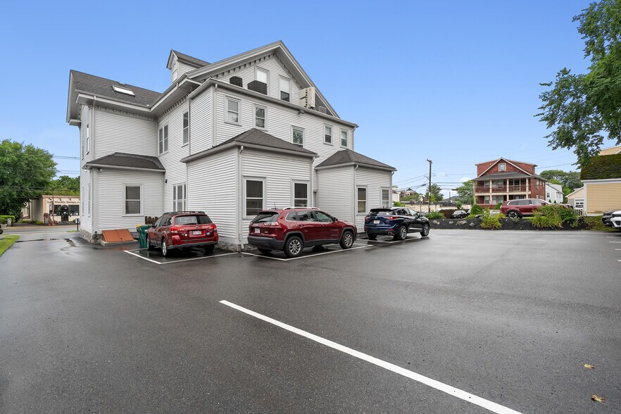 More Photos Of 1074 Massachusetts Ave, Arlington Office For Sale