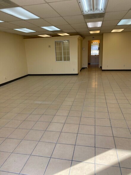 More Photos Of 943 Imperial Ave, Calexico Storefront Retail Office For Lease