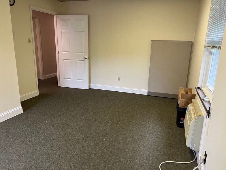 More Photos Of 618 S Broad St, Lansdale Office For Lease