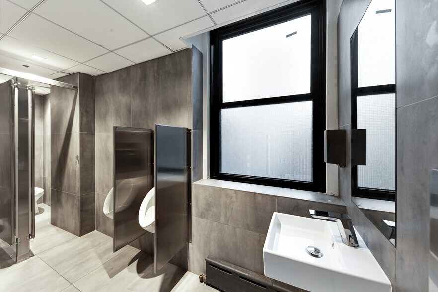 More Photos Of 124-128 W 58th St, New York Medical For Lease