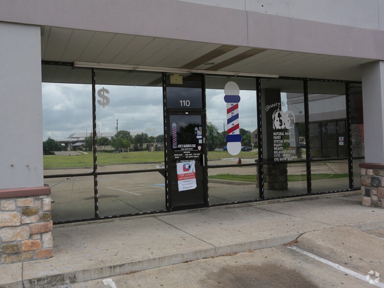 More Photos Of 3005-3007 S Carrier Pky, Grand Prairie Unknown For Lease