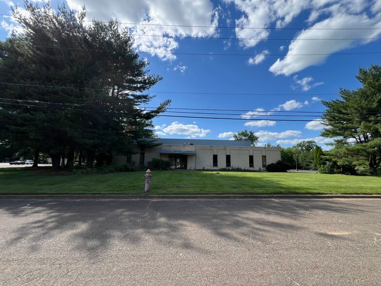 More Photos Of 3160 Tremont Ave, Trevose Office For Sale