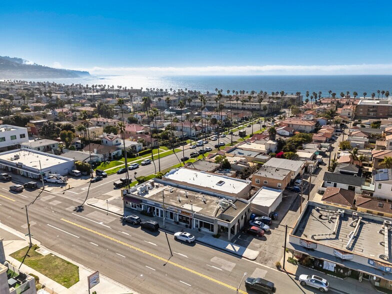 More Photos Of 1213-1223 S Pacific Coast Hwy, Redondo Beach Storefront For Sale