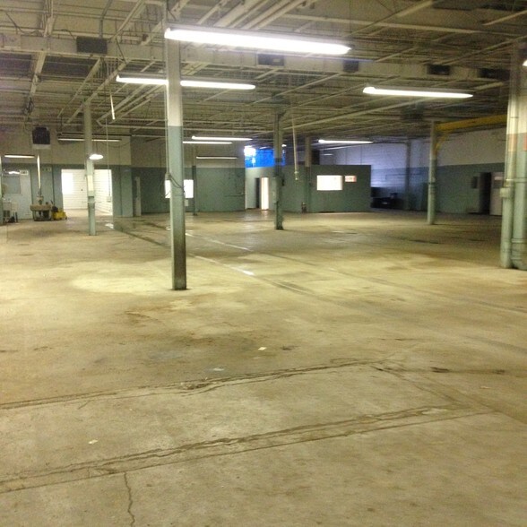 More Photos Of 2520-2538 S Cleveland Ave, Saint Joseph Light Manufacturing For Lease