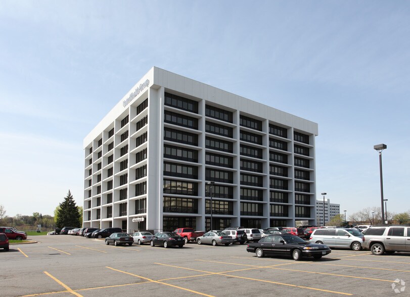 More Photos Of 400 Highway 169 S, Saint Louis Park Office For Lease