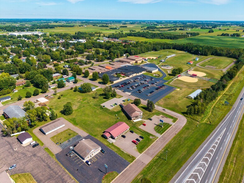 More Photos Of 205 E Hill St, Thorp Medical For Sale