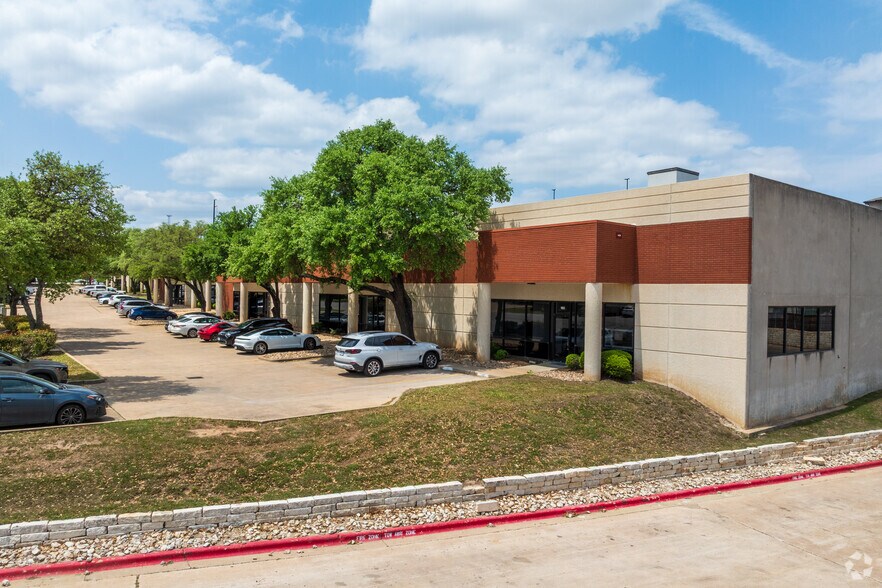 More Photos Of 2600 McHale Ct, Austin Unknown For Lease