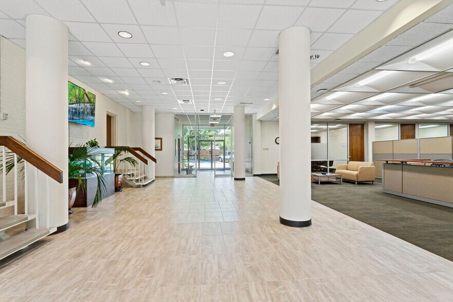 More Photos Of , Baton Rouge Office For Sale