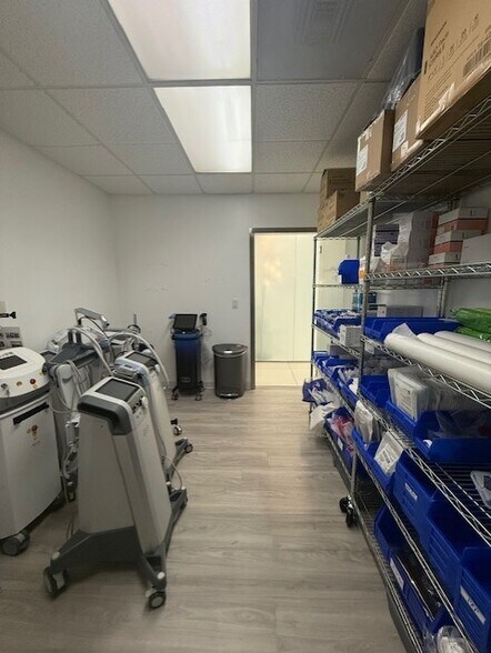 More Photos Of 881 Dover Dr, Newport Beach Medical For Lease