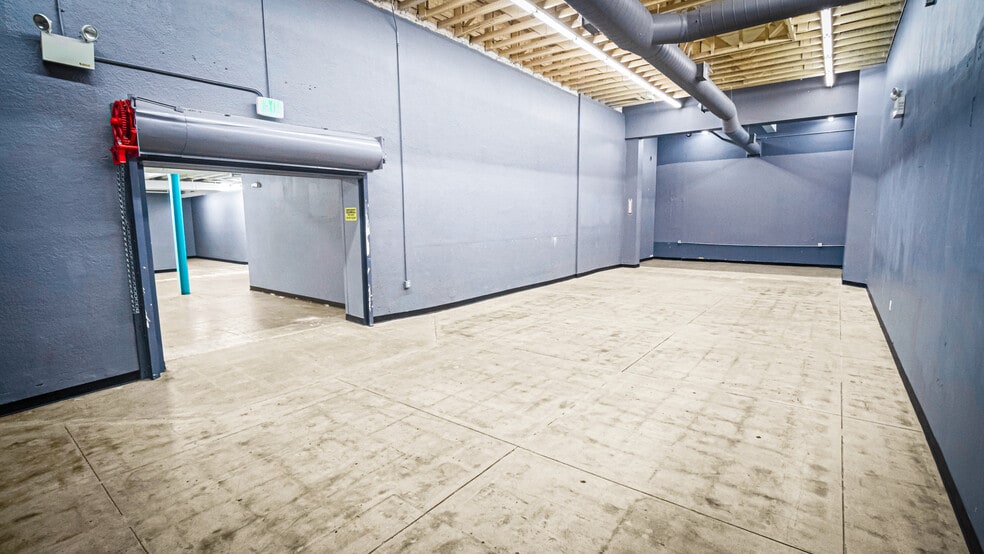 More Photos Of 236-242 Pine Ave, Long Beach Storefront Retail Office For Lease