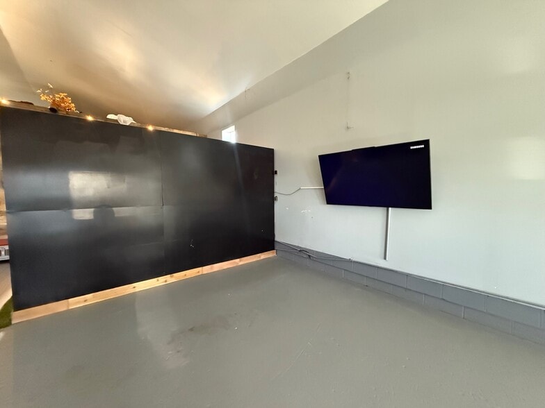 More Photos Of 4210 Cook St, Denver Warehouse For Lease