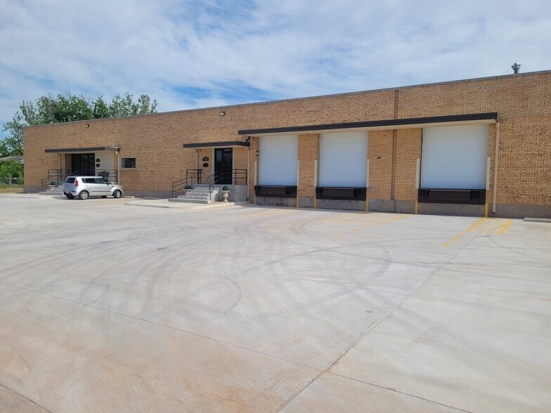 Primary Photo Of 406 Oak St, Wichita Falls Warehouse For Lease
