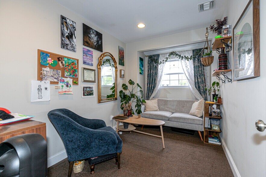 More Photos Of 550 N Country Rd, Saint James Office For Sale