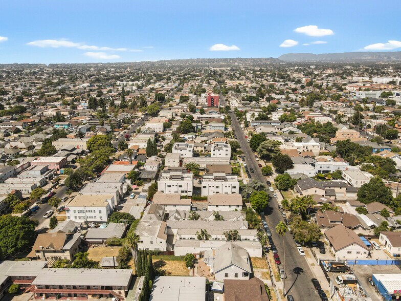 More Photos Of 526-534 W 47th St, Los Angeles Apartments For Sale