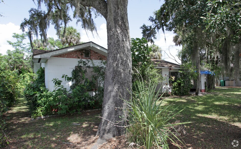 More Photos Of 1702 S Parrott Ave, Okeechobee Health Club For Sale