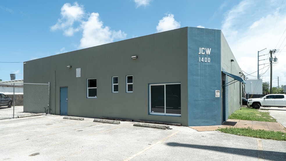 More Photos Of 1400 NE 131st St, North Miami Warehouse For Lease