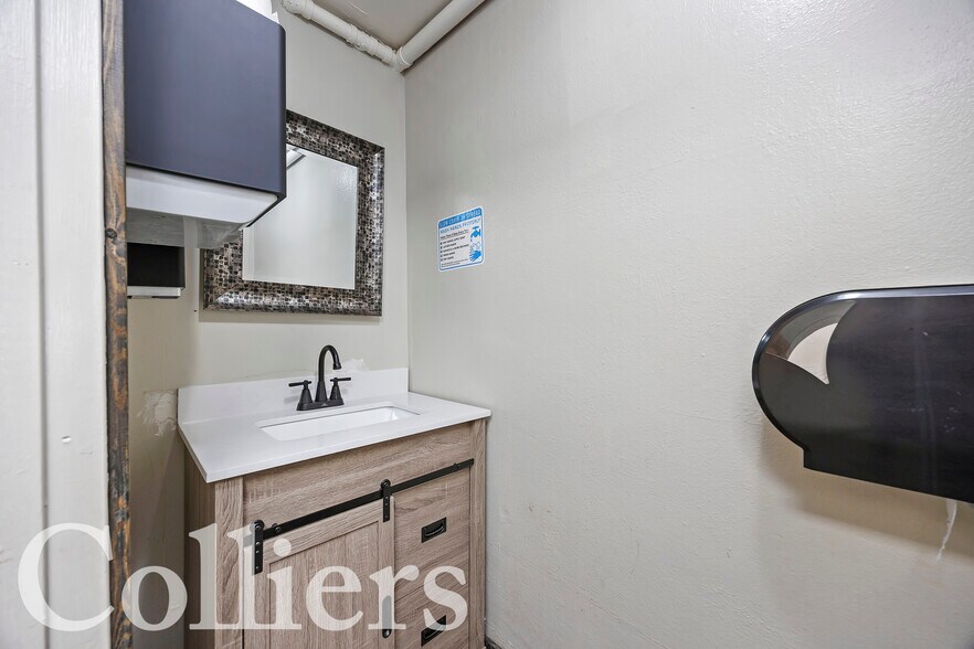 More Photos Of 113 Main Ave E, Twin Falls Storefront For Sale