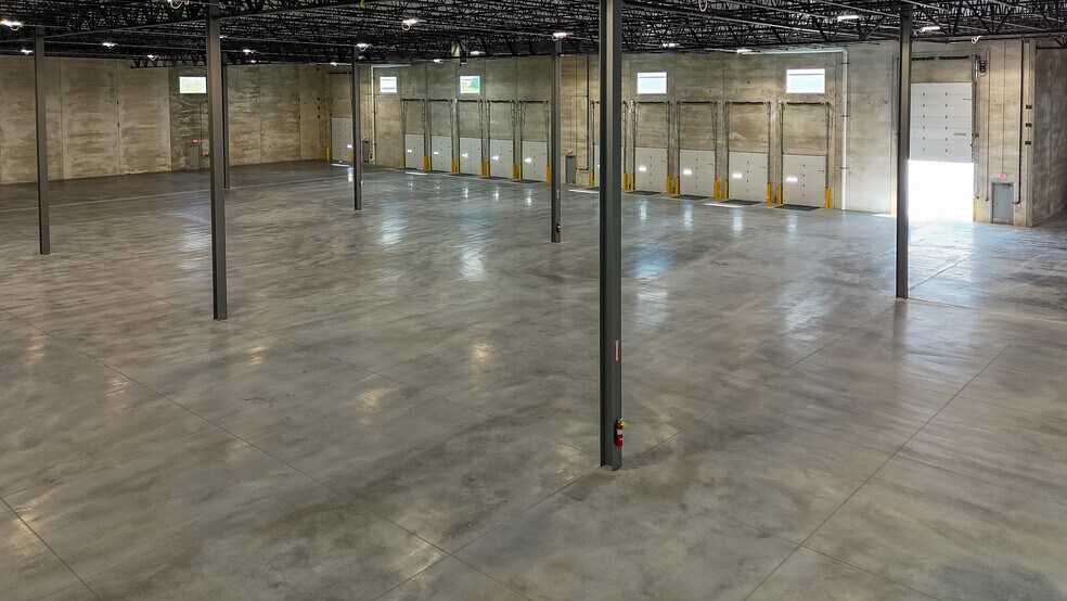 More Photos Of 2290 White Oak Cir, Aurora Warehouse For Lease