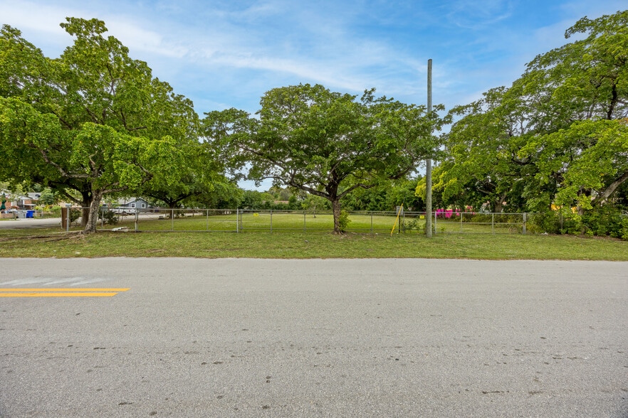 More Photos Of 731 SW 10th St, Pompano Beach Land For Sale