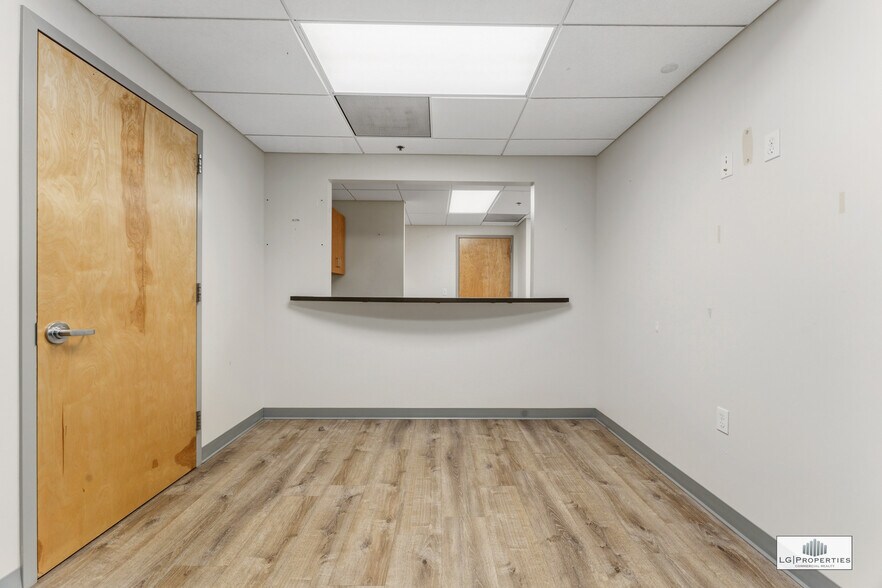 More Photos Of 456 Chestnut St, Lakewood Office For Lease