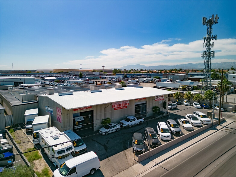 More Photos Of 2017 W Gowan Rd, North Las Vegas Warehouse For Lease