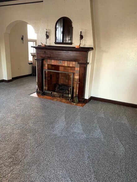 More Photos Of 1811 Butler St, Easton Storefront Retail Residential For Sale