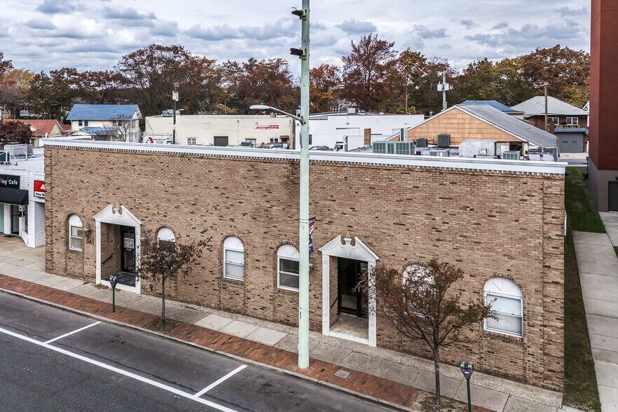 More Photos Of 337-343 Merrick Rd, Lynbrook Office For Sale