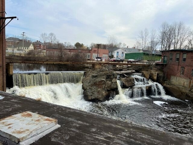 More Photos Of 73 Pickering Rd, Rochester Coworking Space