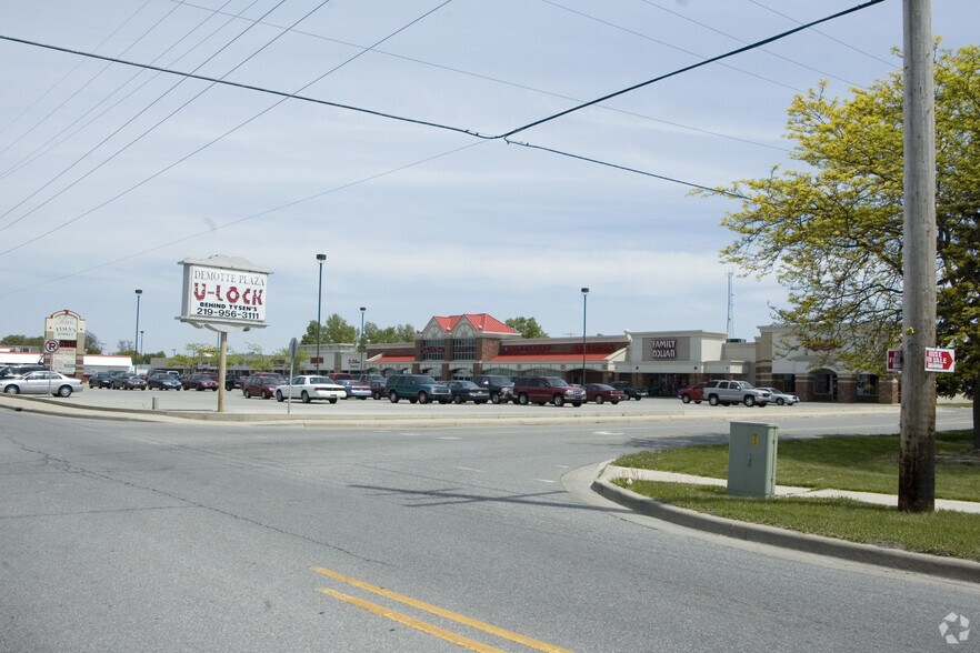 More Photos Of 305-423 N Halleck St, Demotte General Retail For Lease