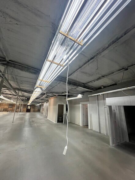 More Photos Of 10630 Commerce Row, Montgomery Restaurant For Lease