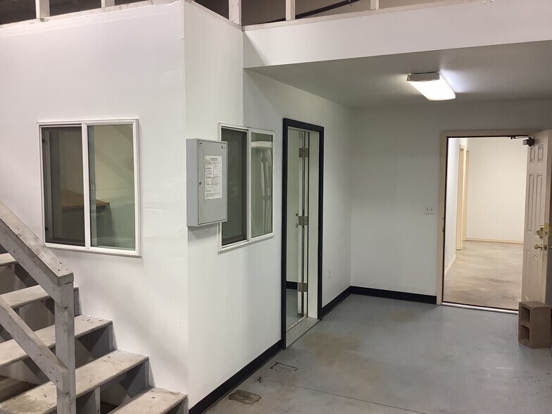 More Photos Of 1006 W Bruneau Ave, Kennewick Warehouse For Lease