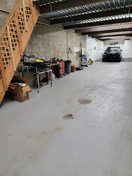 More Photos Of 251 52nd St, Brooklyn Warehouse For Lease