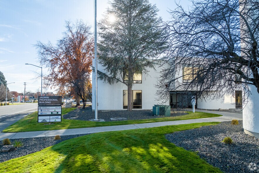 More Photos Of 1933-1955 Jadwin Ave, Richland Medical For Lease