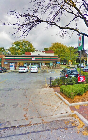 More Photos Of 240 Chicago Ave, Oak Park Convenience Store For Sale