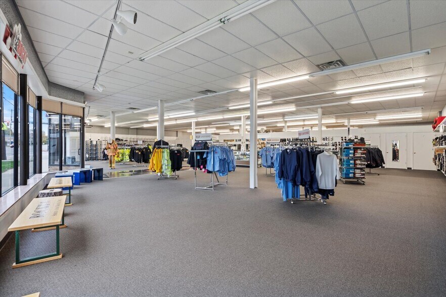 More Photos Of 4711 State Rd, Cleveland Storefront For Sale