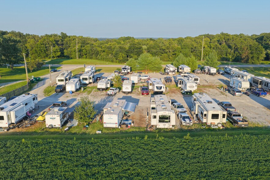More Photos Of 5184 State Route 127, Pinckneyville Trailer Camper Park For Sale
