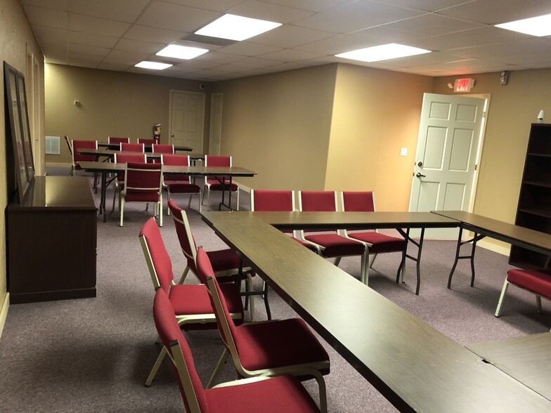 More Photos Of 787 Paden Dr, Lawrenceville Religious Facility For Lease