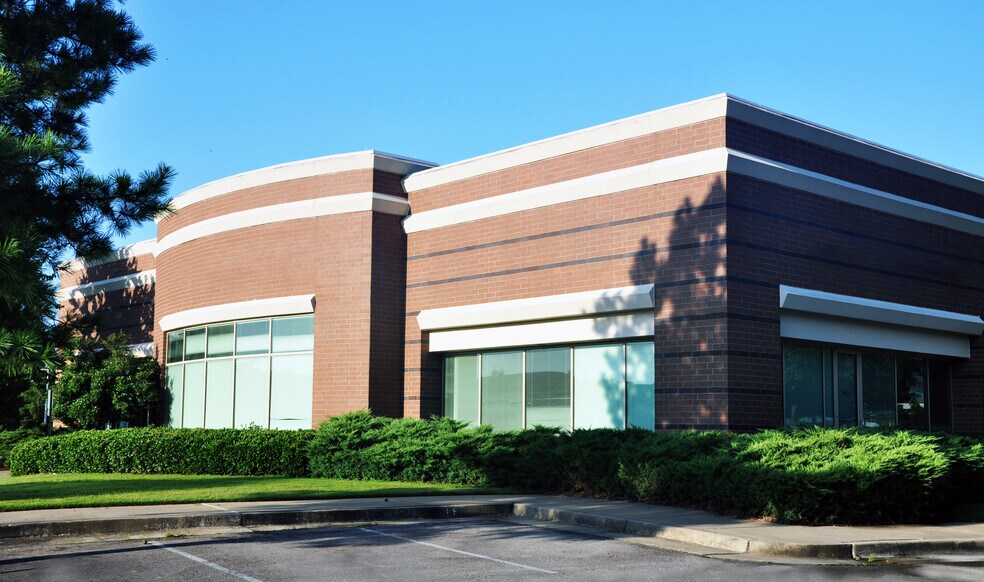 More Photos Of 1769 Paragon Pl, Memphis Light Distribution For Lease