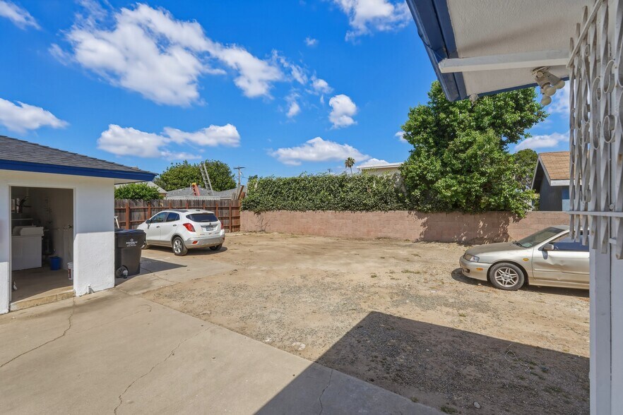 More Photos Of 313 E Hazel St, Inglewood Apartments For Sale