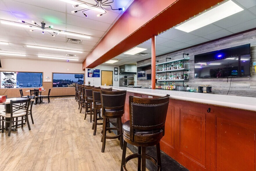 More Photos Of 3610 N Main St, Paris Restaurant For Sale