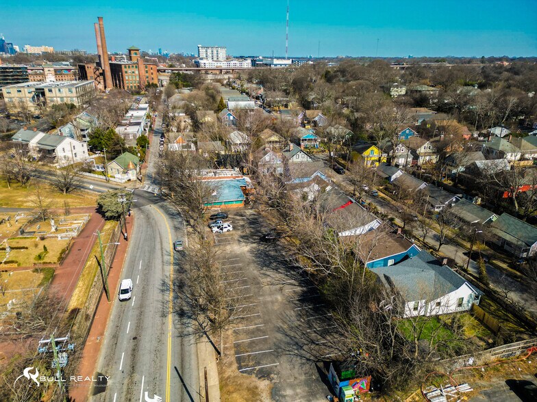 More Photos Of 242 SE Boulevard, Atlanta Restaurant For Sale