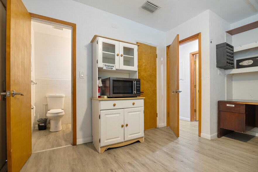 More Photos Of 412 SE 23rd St, Fort Lauderdale Medical For Sale