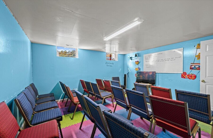 17604 Washington Grove Ln, Gaithersburg, MD 20877 Religious Facility