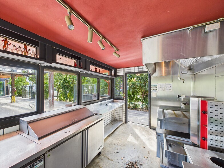 More Photos Of 2509 N Miami Ave, Miami Loft Creative Space For Lease
