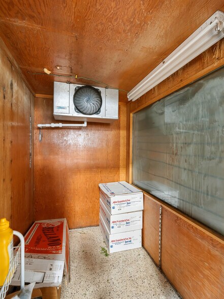 More Photos Of 530 N Mississippi Ave, Ada Freestanding For Sale