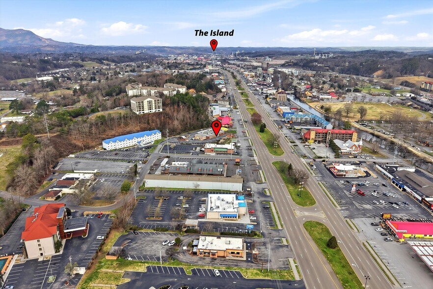 More Photos Of 3584 Parkway, Pigeon Forge Restaurant For Lease
