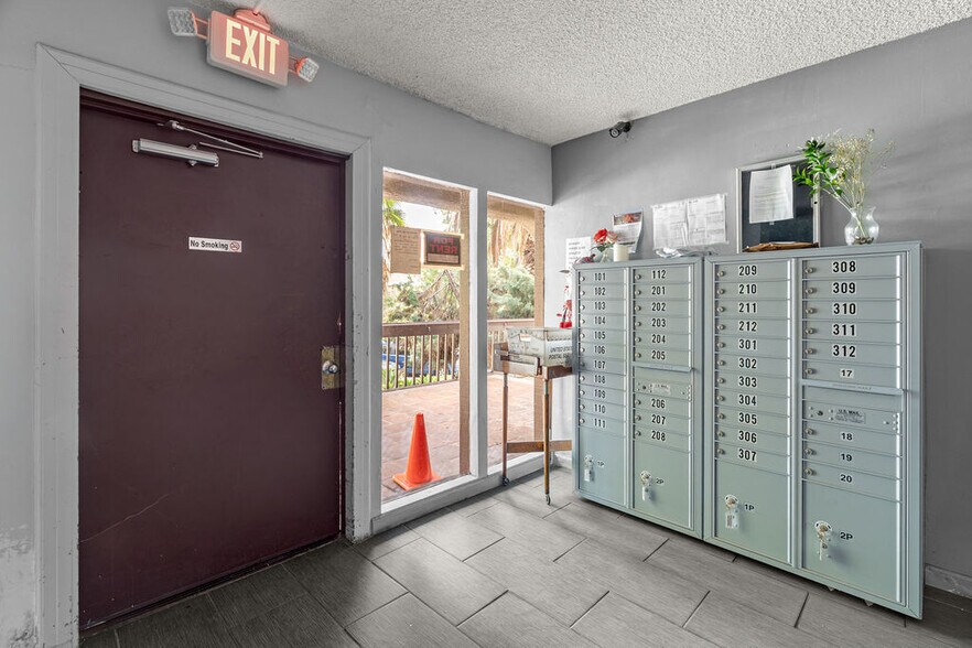More Photos Of 1825 N Gramercy Pl, Los Angeles Apartments For Sale